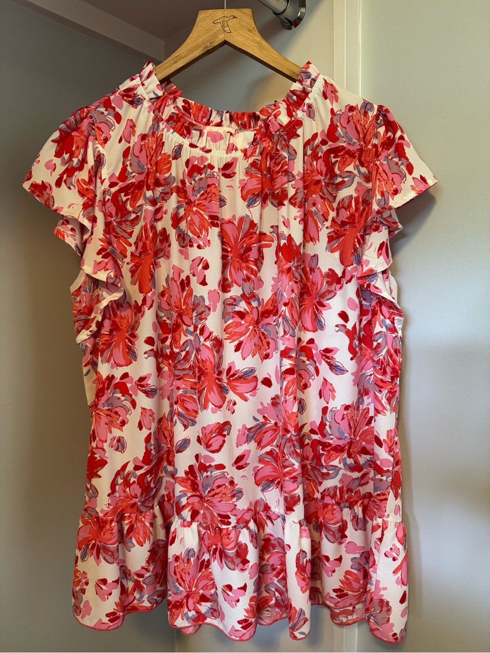 Hailey & Co. Women’s Pink Floral Ruffle Sleeve Blouse